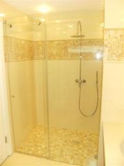 מקלחון זכוכית לאמבטיה - א.כ מראות איכות
