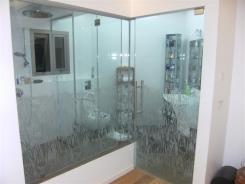 דלת זכוכית בחדר המקלחון - א.כ מראות איכות