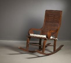 כסא נדנדה - וסטו VASTU - גלריית רהיטים מעץ מלא 