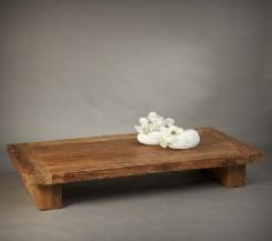 שולחן קלאסי לסלון - וסטו VASTU - גלריית רהיטים מעץ מלא 