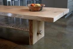 שולחן עץ - מי השרון
