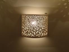 מנורת קרמיקה קיר חצי קשת - ברק תאורה
