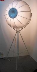 מנורה מעוצבת דמויית מטריה - לוגו תאורה