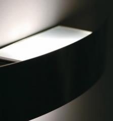 מנורת קיר שחורה - לוגו תאורה