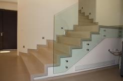 מדרגות פורצלן עם מעקה זכוכית - אומנות הפורצלן