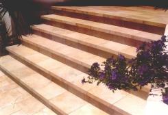 מדרגות כניסה - אומנות הפורצלן