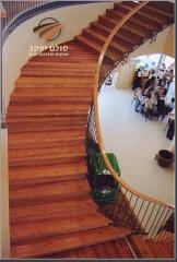מדרגות עץ דובדבן - סולם יעקב מעקות ומדרגות פנים