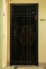 דלת שחורה מעוצבת - הרמטיקס מבית סייפטידור