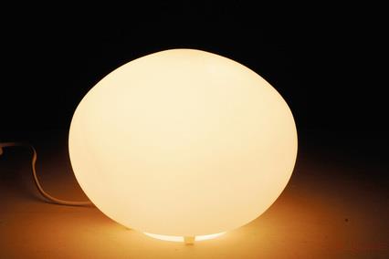מנורת שולחן אובאלית - Kare Design