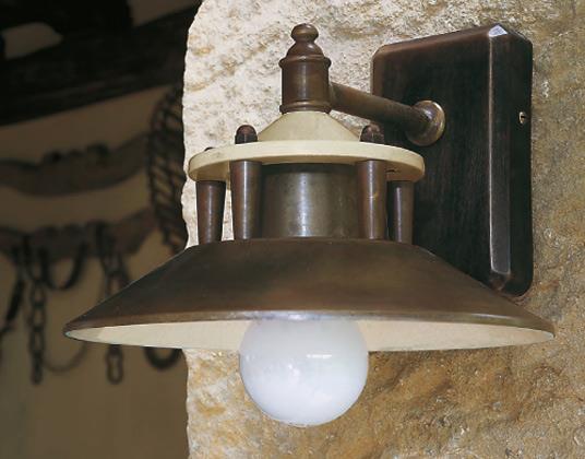 מנורת קיר לחזית הבית - קמחי תאורה