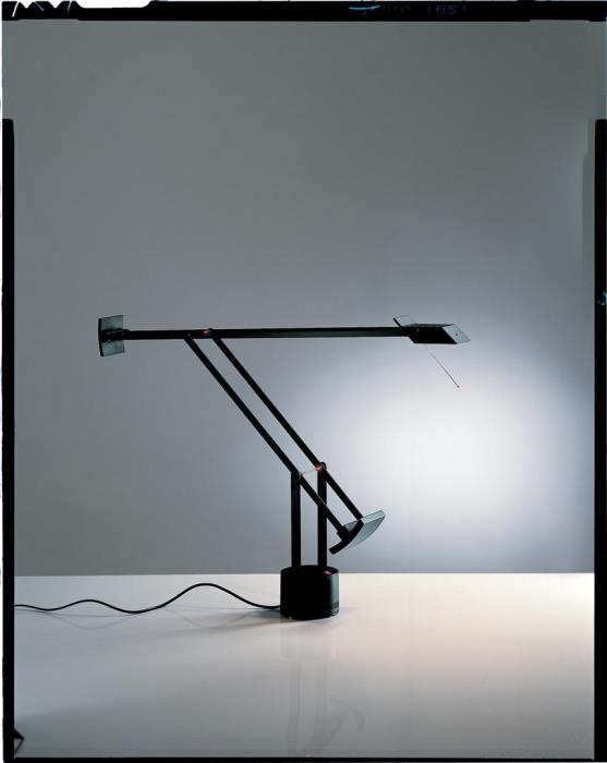 מנורת שולחן שחורה - קמחי תאורה