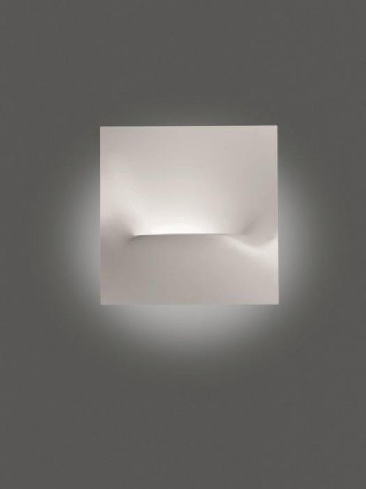 מנורה לבנה צמודת קיר - קמחי תאורה