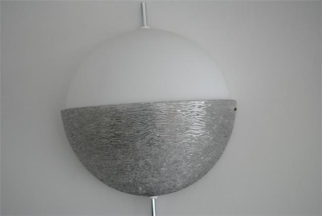 מנורת קיר זכוכית לבנה - אקסקלוסיב תאורה - עודפים