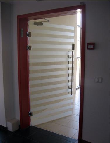 דלת כניסה למשרד - פרסטיז'