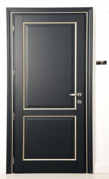 דלת שחורה מעוצבת - דקור - DECOR