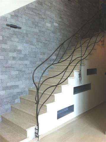 מעקה מדרגות - גלריית נתיש