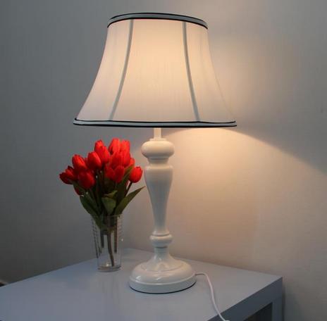 מנורת שולחן בעיצוב אלגנטי - Besto gallery