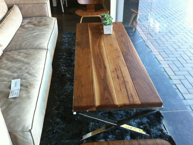 שולחן סלון בגוון עץ - נוף עיצובים פלוס בע"מ