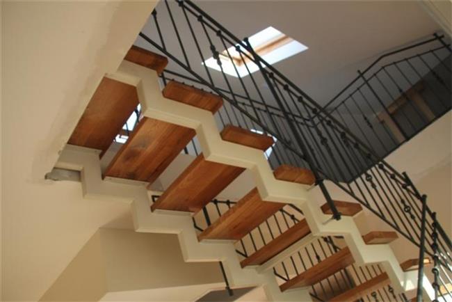 מדרגות מפוארות לבית - יואב עובדיה - עבודות מתכת