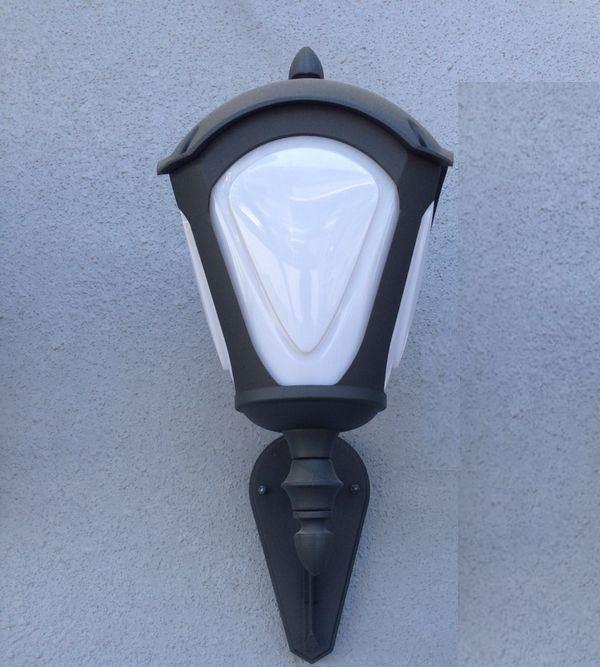 מנורת קיר מיוחדת - קמחי תאורה outlet