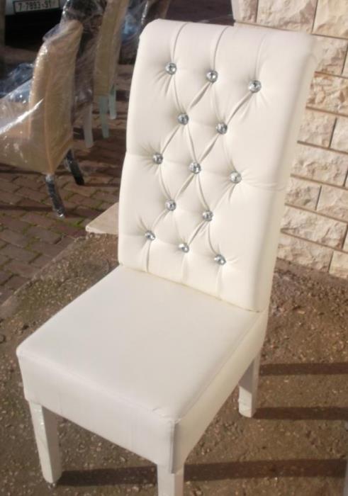 כסא לבן קפיטונאז' - רהיטי המושבה 