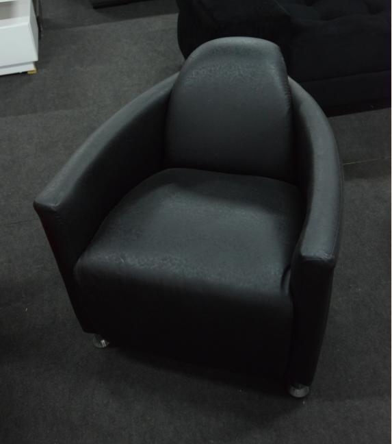 כורסא שחורה - רהיטי המושבה 