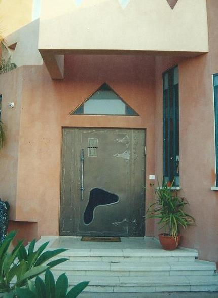 דלת כניסה ממתכת - רוםסן - אומנות הפרופיל הבלגי