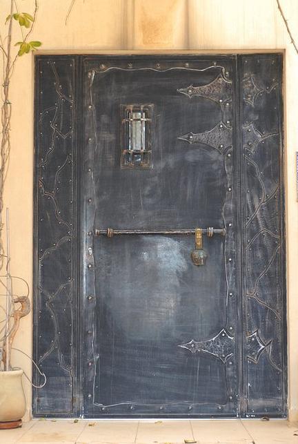 דלת טירה בלגית - רוםסן - אומנות הפרופיל הבלגי