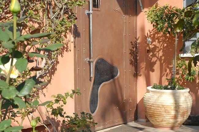 דלת כניסה מעוצבת - רוםסן - אומנות הפרופיל הבלגי