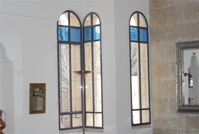 חלונות בלגיים מאורכים - רוםסן - אומנות הפרופיל הבלגי