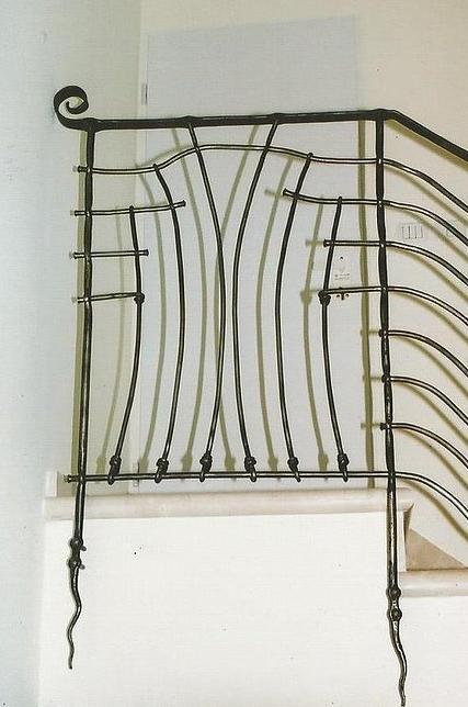 מעקה מדרגות מיוחד - רוםסן - אומנות הפרופיל הבלגי