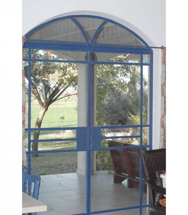 דלת בלגית בכחול - רוםסן - אומנות הפרופיל הבלגי