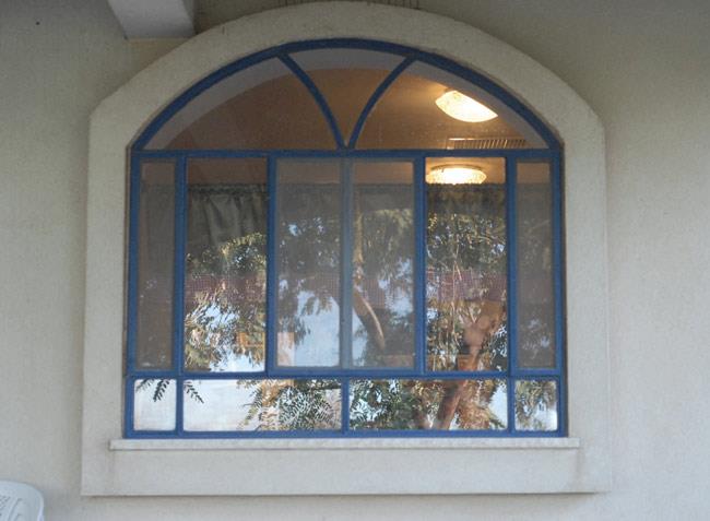 חלון בלגי רחב - רוםסן - אומנות הפרופיל הבלגי