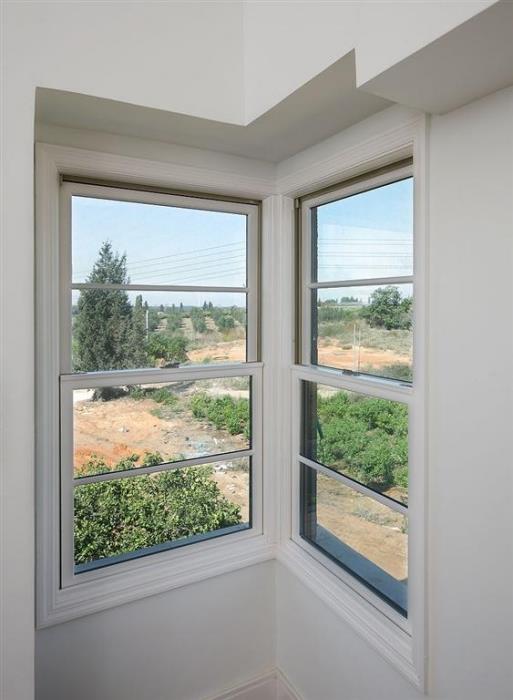 חלון מבודד חוסך חשמל - חלונות מרווין ישראל