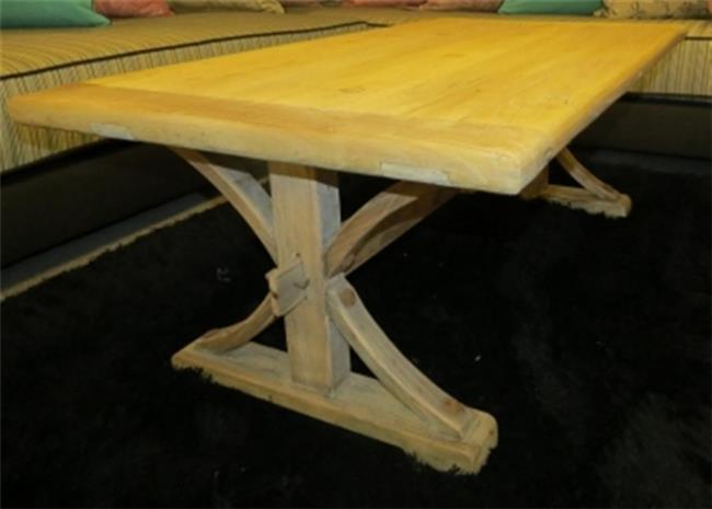 שולחן מעץ ממוחזר - חותם 