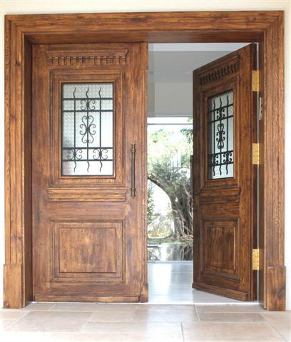 דלת כניסה מעץ - madera living style