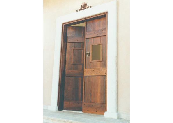 דלת עץ מעוצבת - madera living style