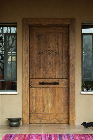 דלת לכניסה לבית - madera living style
