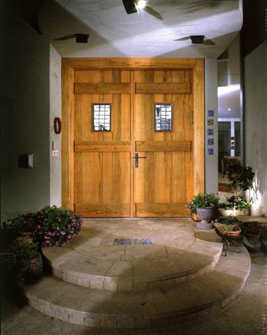 דלת עץ גדולה - madera living style