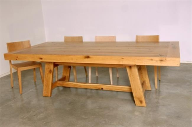 שולחן נגרים לפינת אוכל - כסאות בעיקר