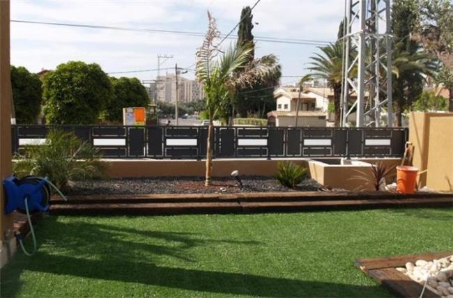 גדרות לבית משולבות זכוכית - טרלידור