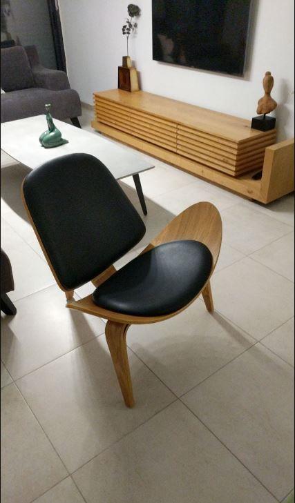 כסא מרופד עץ מלא נורמן - כסא נדנדה