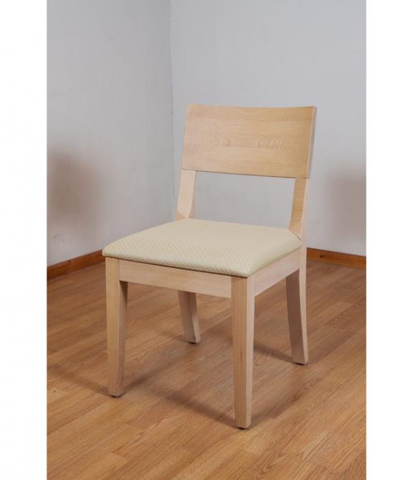 כסא עץ מלא בהיר - עמירם עיצוב