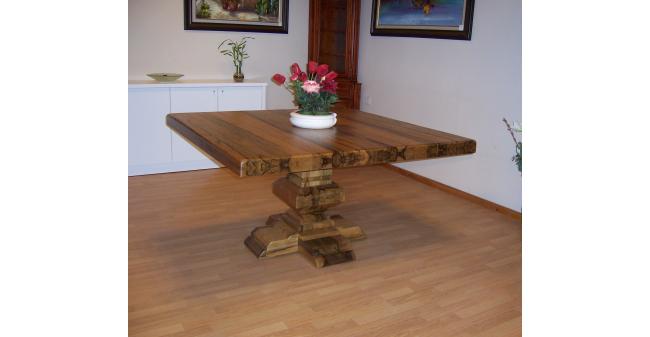 שולחן מרובע לפינת אוכל - עמירם עיצוב