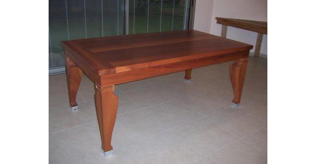 שולחן עץ דובדבן - עמירם עיצוב