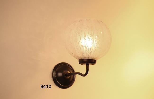 מנורה מעוצבת לקיר - איפאה