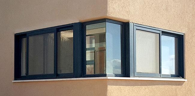 חלונות אלומיניום פינתיים - אלומטל מעטפת לבניין בע"מ