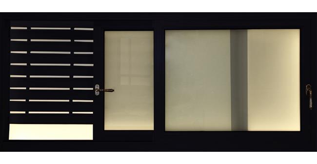 חלון הזזה מאלומיניום - אלומטל מעטפת לבניין בע"מ