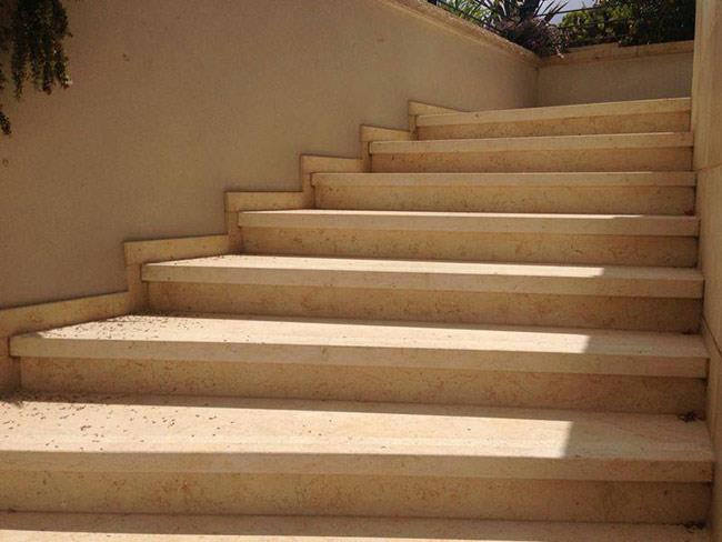 מדרגות ספירליות - פארק האבן