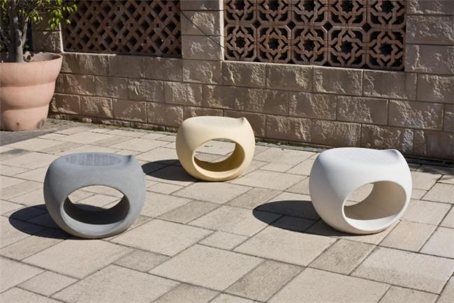 כיסא שרפרף בטון אדריכלי - אקרשטיין HOME